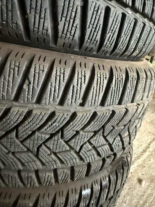 Cauciucuri iarna Dunlop 225/50 R17