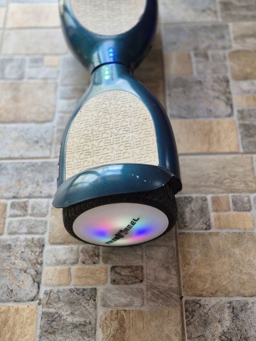 De vânzare: Hoverboard FreeWheel – Stare excelentă