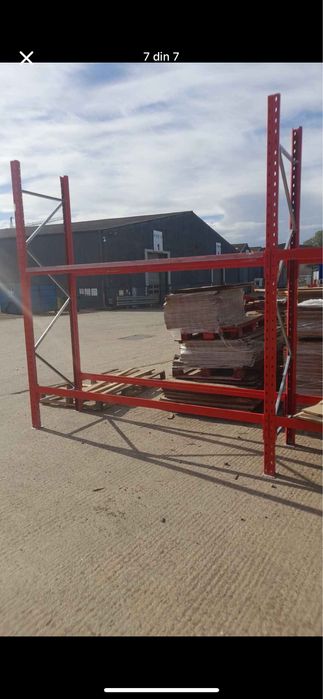 Rafturi metalice depozit