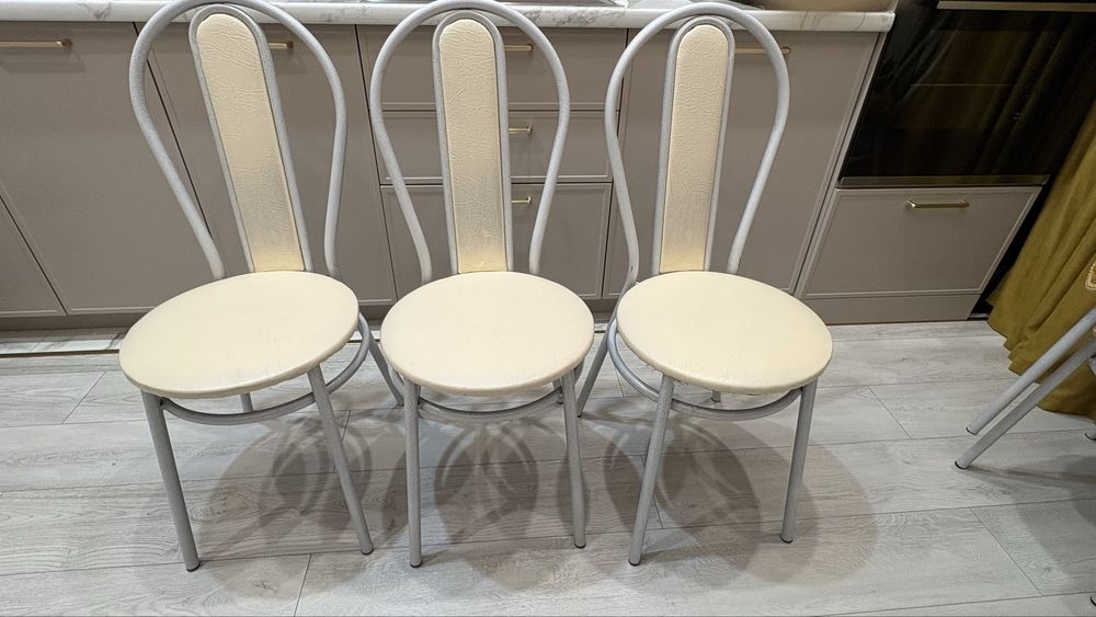 Продам стулья из эко кожи