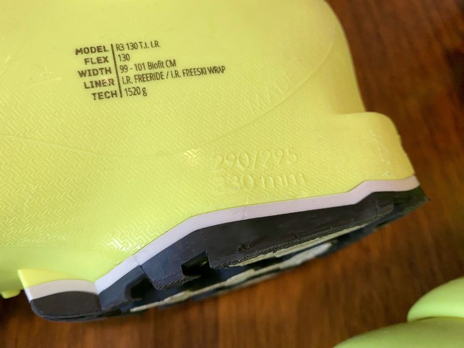 Clapari Roxa, pentru  ski de tura, foarte putin folositi.