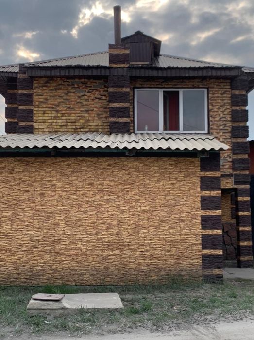 Продам коттедж на Высточном вдоль дороги