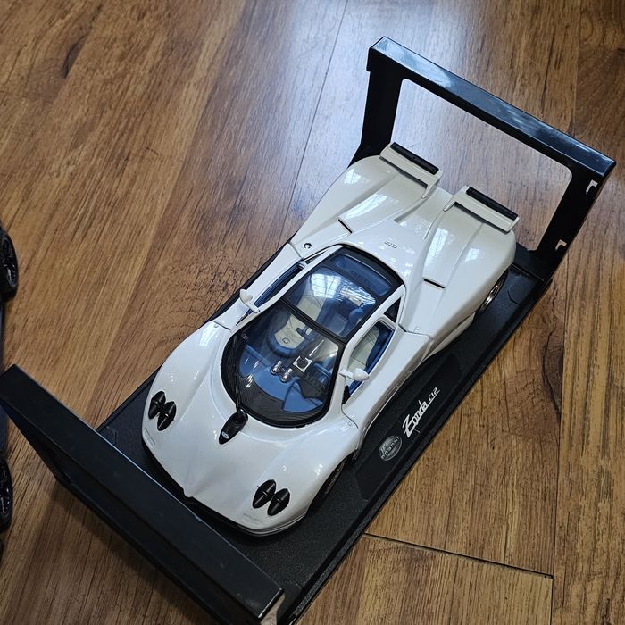 Нови метални колички.