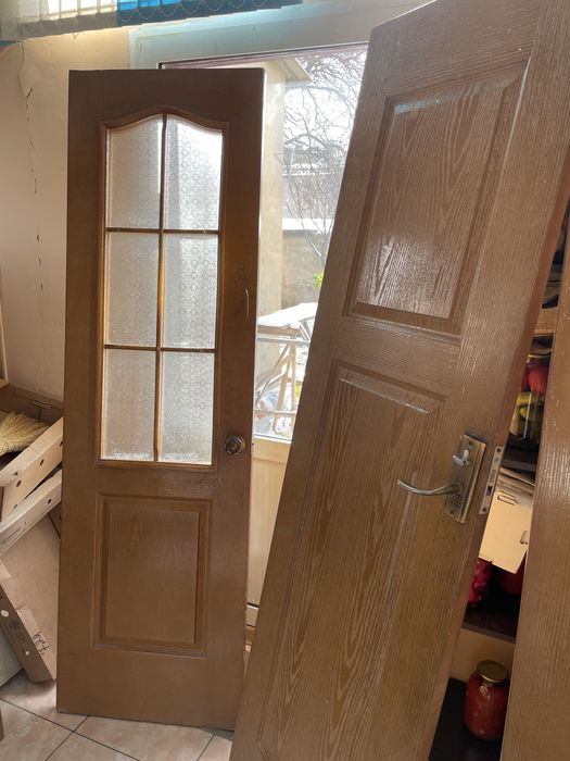 Двери межкомнатные деревяннные