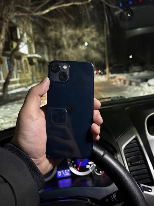 продам Iphone 13