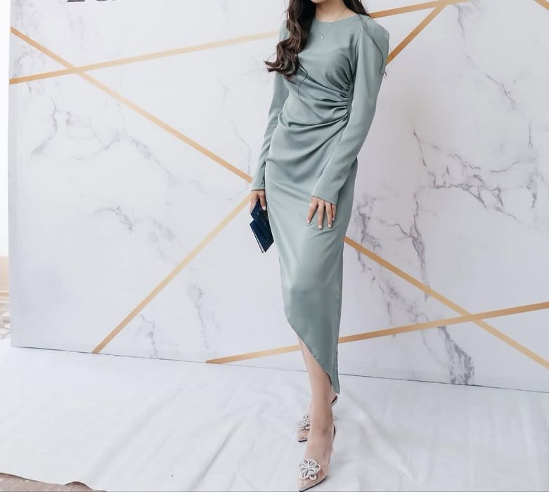 Вечернее платье бирюзового оттенка