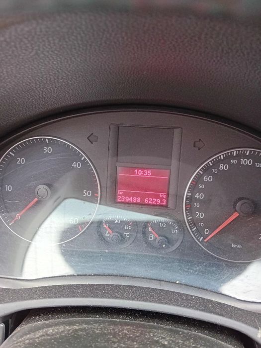 Vând Volkswagen golf 5