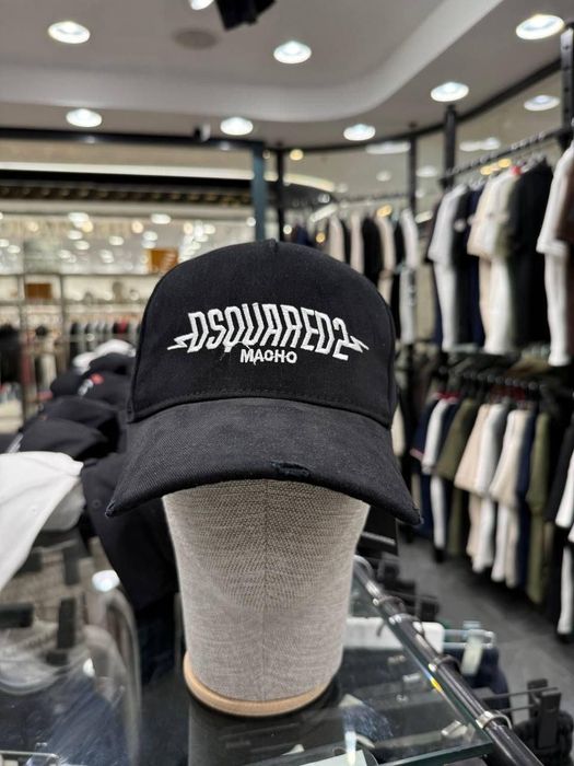 Шапки с козирка различни модели Dsquared