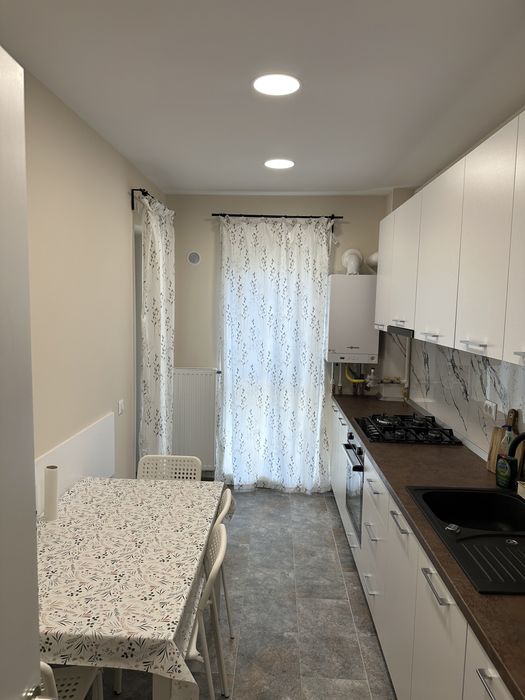 Inchiriez apartament regim hotelier