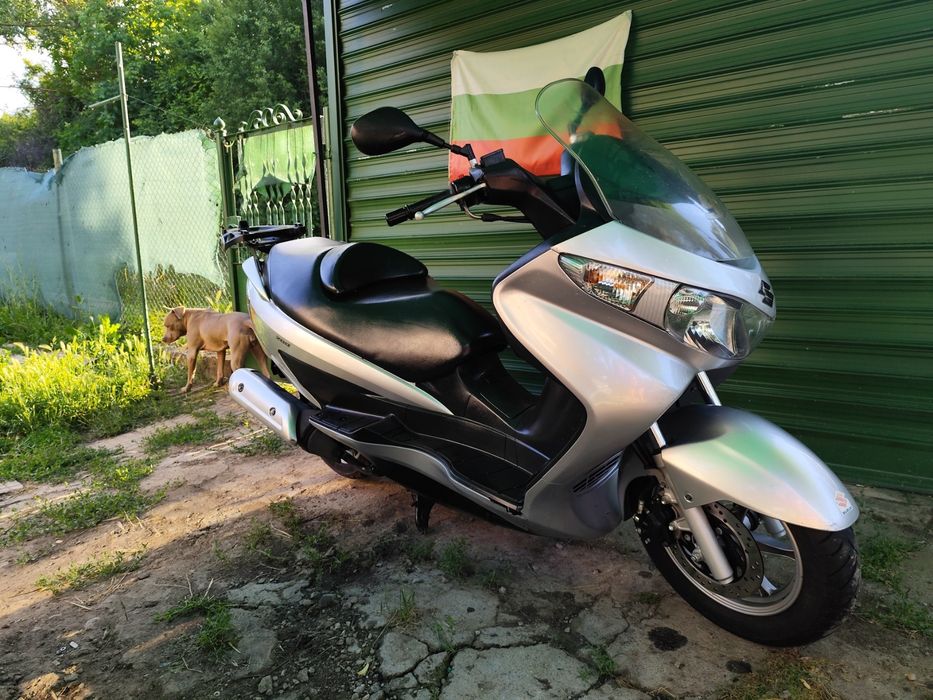 Сузуки Бъргман 200 Suzuki burgman 200