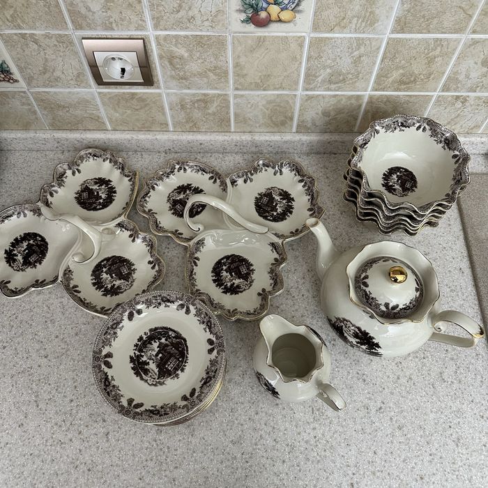 Фарфоровый сервиз Старая Англия