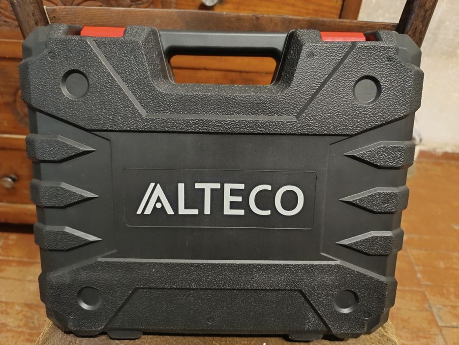 Продам ударный шуруповёрт