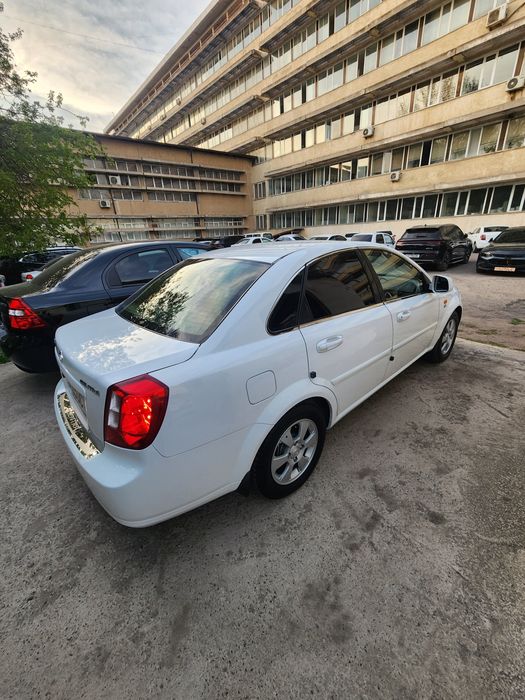 Жентра Евро 3 позиция автомат сотилади.