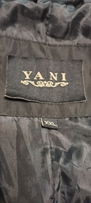 Черно зимно яке  Yani с дантела