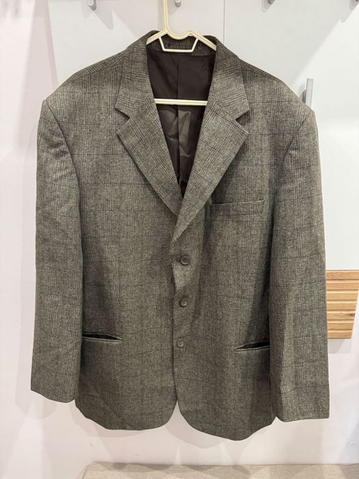 Сиво мъжко сако - италианско. Плътно и топло сако.