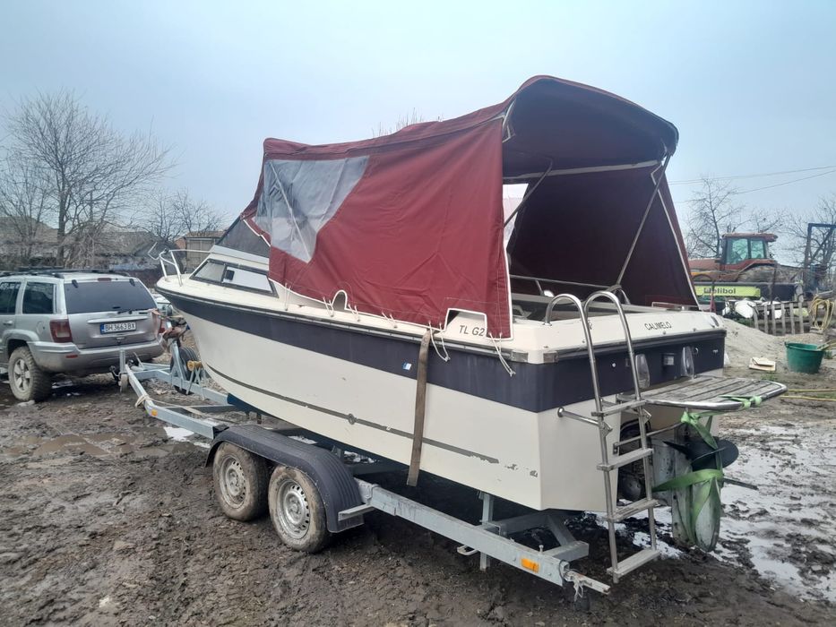 Barca cu cabina Jeanneau Skannes cu motor inboard OMC