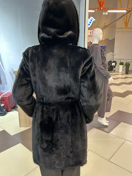 Продам норковую шубку