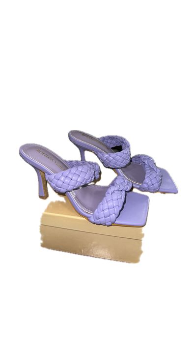 Шлепанцы на каблуке