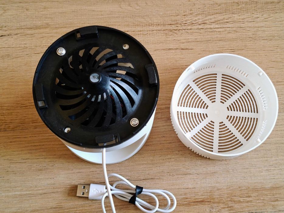 UV Лампа против КОМАРИ - USB