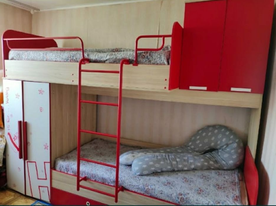 Продам двухярустную кровать