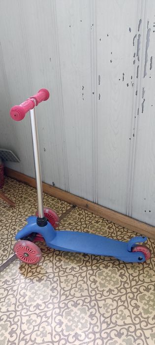 Самокат Scooter трёхколёсный.
