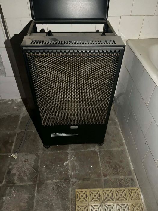 Soba pe Gaz aproape noua funționala