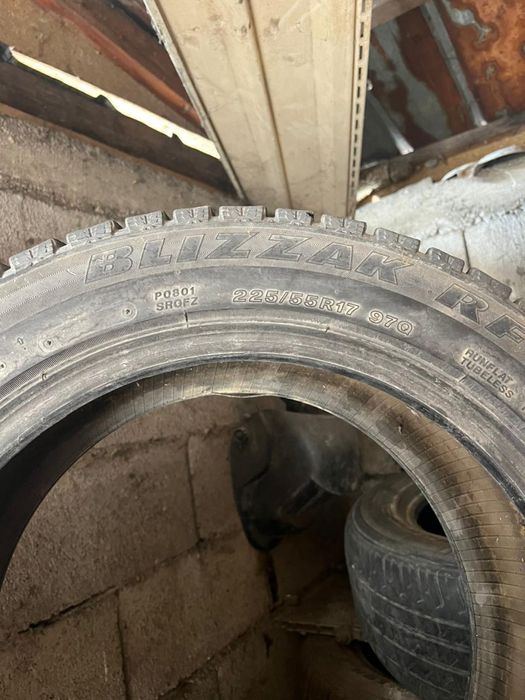 225/55/R17  комплект