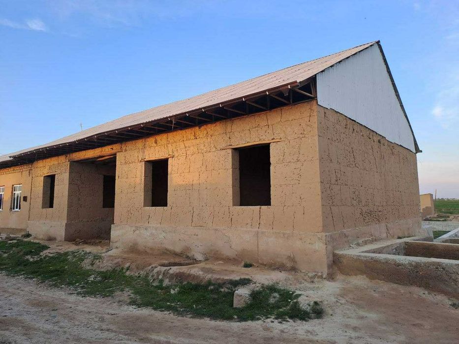 Қурилиши тугалланмаган ховли сотилади