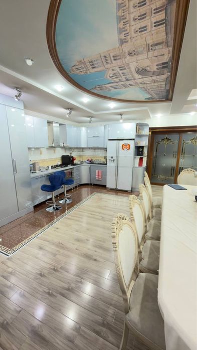 Продаю две 4х комнатные квартиры!