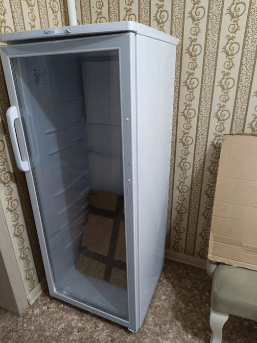 Витриной холодильник