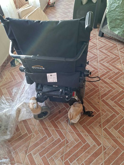 Carucior electric nou