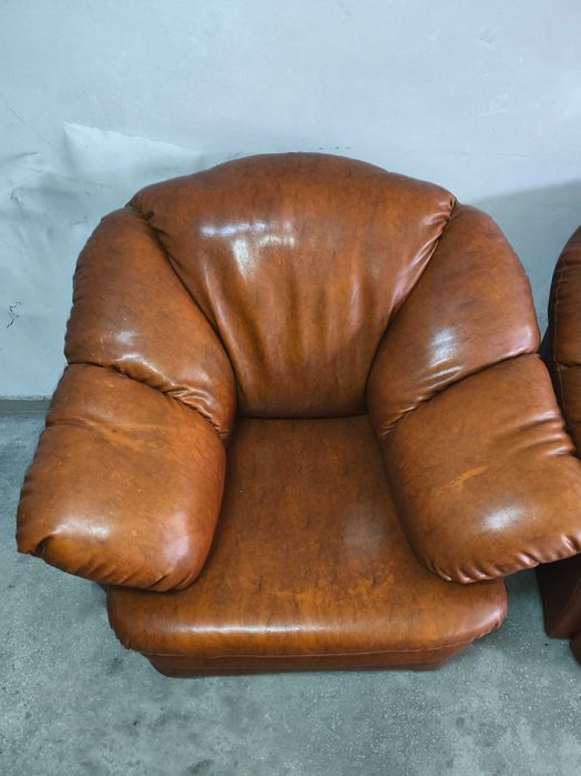 2 фотьойла от изкуствена кожа