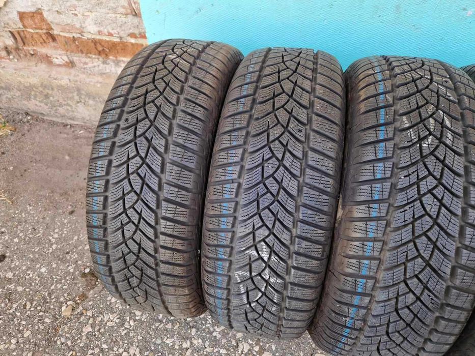 4 Goodyear R16 215/60 Зимни гуми DOT2719