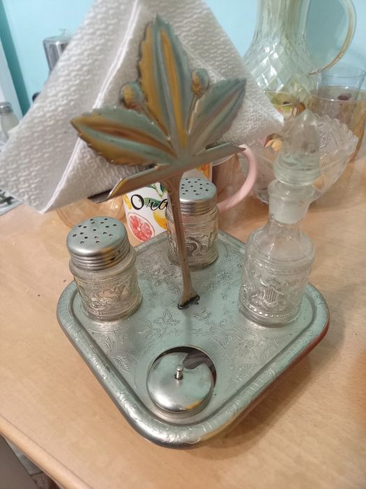 Продаётся советский  набор для специй