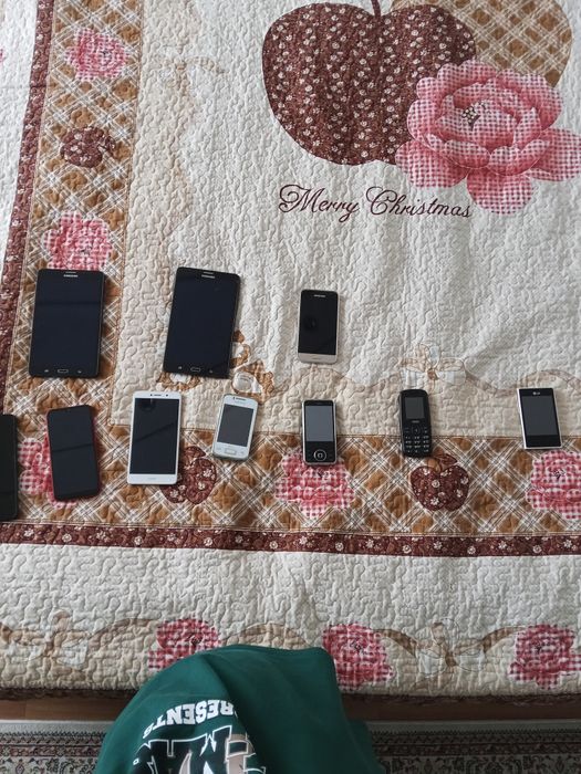 Продаю телефоны некоторые рабочие некоторые нерабочие