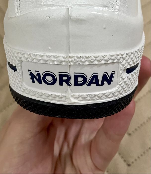 Adidași Nordan albi piele