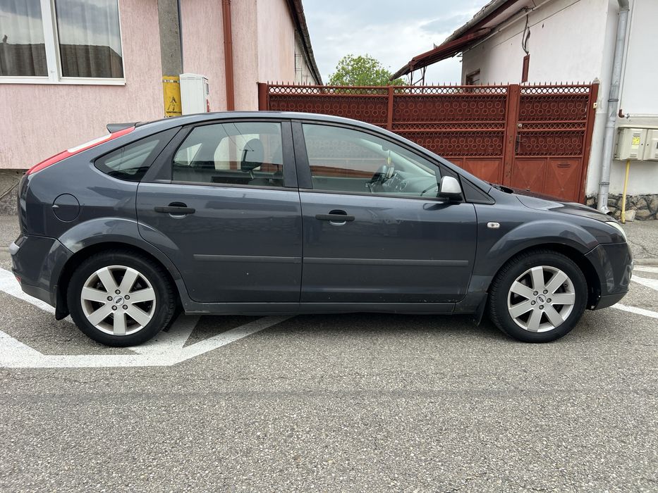 Vand sau schimb Ford Focus 2 1.8tdci