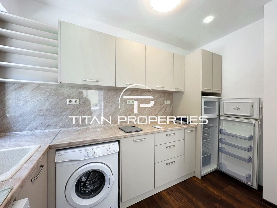 Дава се под наем Двустаен апартамент в Бургас, Център - 55 кв.м за 484.5 € - Снимка #1