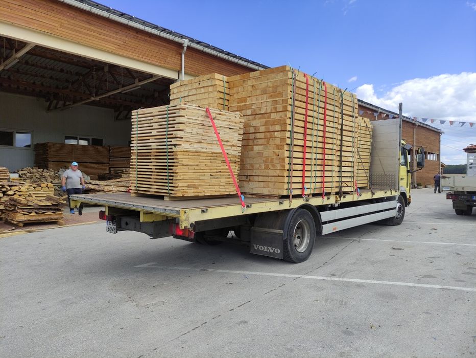 Дървен материал - греди , ламперия