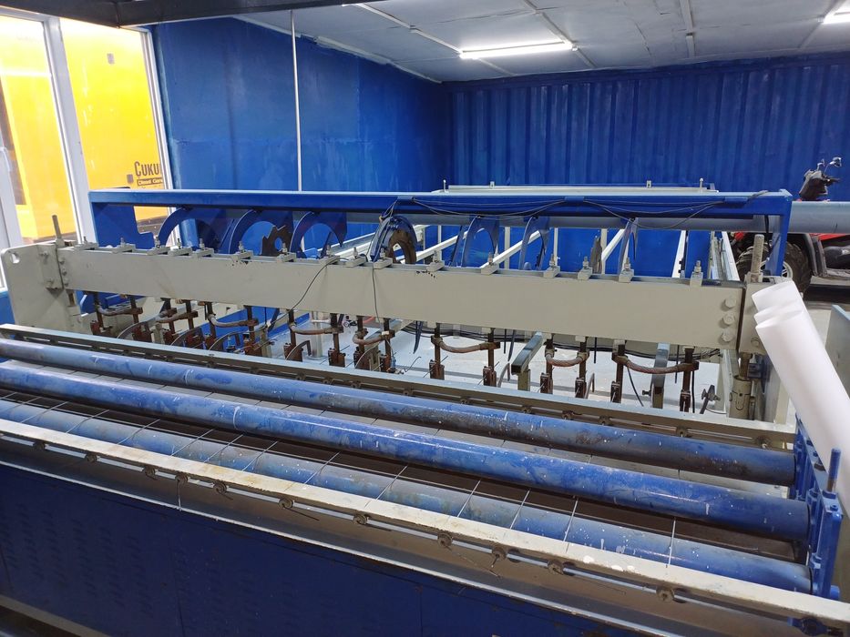 Станок 3д сетки полностью автоматизирован.