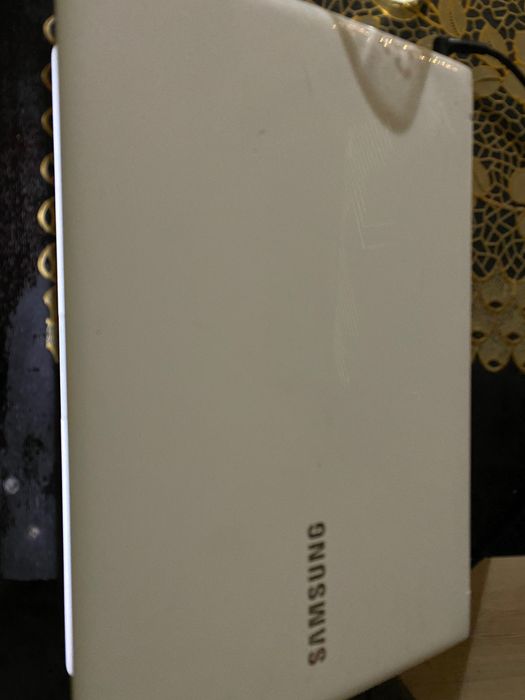 Samsung Notebook 4GB RAM 128SSD , TOUCHSCREEN