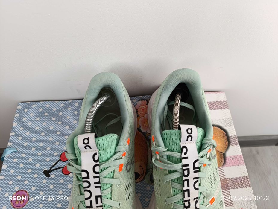 ''On Cloudsurfer''оригинални маратонки 45.5 номер