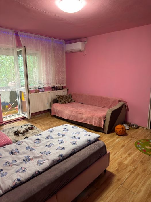 Vând apartament cu doua camere
