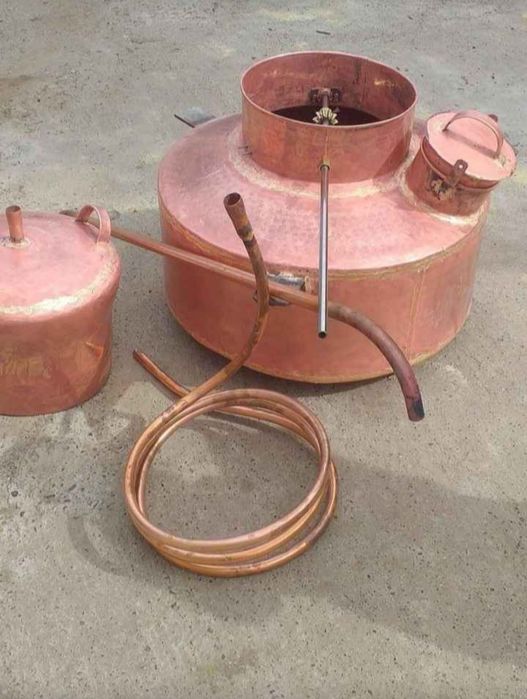 Vand un cazan de tuica din cupru alimentar