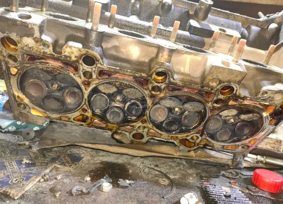 продам ГБЦ головку, гидротрансформатор АКПП, теплообменник  на  golf 4