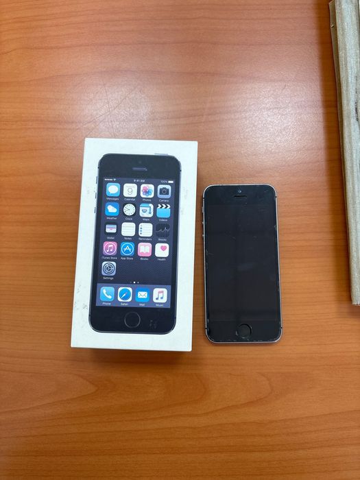 Продам Айфон 5 S