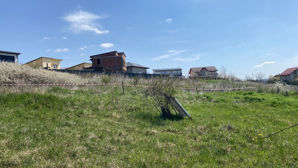 Teren 1000m intravilan