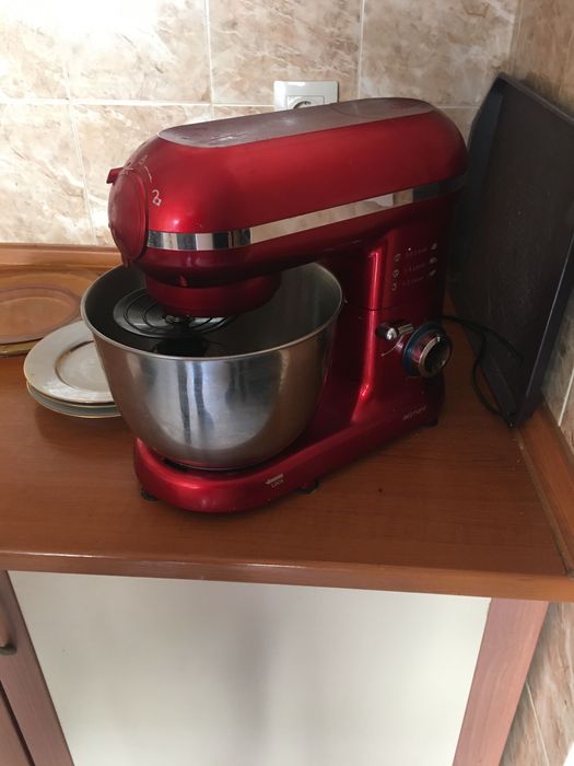 Кухненски робот,тестомесачка