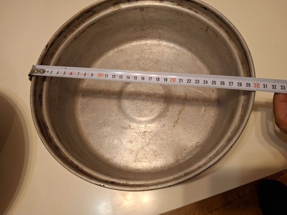 Стари ретро: настолен телефон Siemens, ел алуминиева тенджера и 2 фара