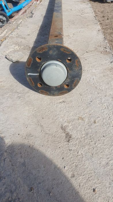 Ось от прицепа спутник .